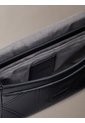 Bolso Negro Cruzado Pequeño Con Solapa Y Emblema En Relieve Calvin Klein de Calvin Klein