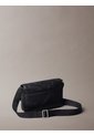 Bolso Negro Cruzado Pequeño Con Solapa Y Emblema En Relieve Calvin Klein de Calvin Klein