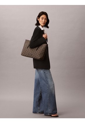 Bolso Beige Tote En Jacquard De Emblema Calvin Klein