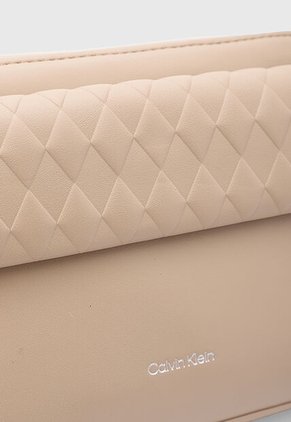 Bolso Manos Libres Calvin Klein Mini Quilt Caqui