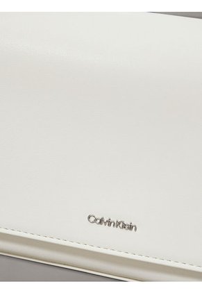 Bolso Beige De Hombro Convertible Calvin Klein