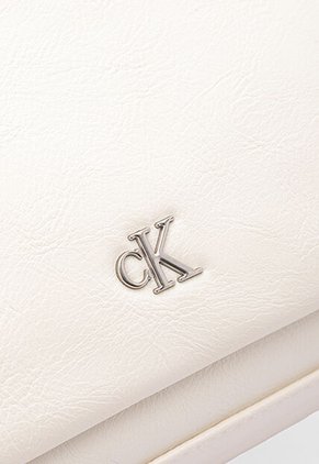 Bolso Manos Libres Calvin Klein Marfil