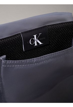 Bolso Azul Reporter Ultralight Calvin Klein