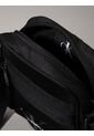 Bolso Negro Reporter Essential Calvin Klein de Calvin Klein