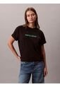 Camiseta Negra De Manga Corta Con Logo Bordado En 3D Calvin Klein de Calvin Klein