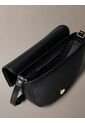 Bolso Negro Saddle Con Monograma Grabado Calvin Klein de Calvin Klein