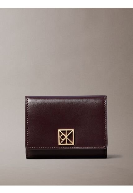 Billetera Marrón De Plegado Triple De Cuero Con Logo Monograma Emblemático Calvin Klein