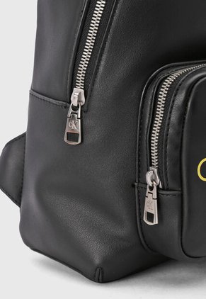 Morral  Calvin Klein Sculpted Campus  Negro