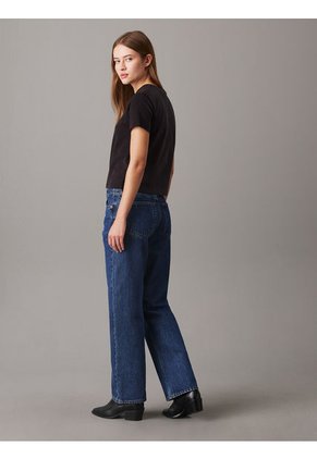 Camiseta Negra Con Monograma E Insignia Calvin Klein