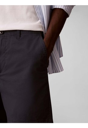 Pantaloneta Negra Chino De Algodón Confort Calvin Klein