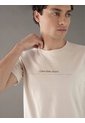 Camiseta Blanca Con Logo Pequeño Calvin Klein de Calvin Klein
