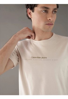 Camiseta Blanca Con Logo Pequeño Calvin Klein