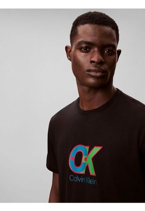 Camiseta Negra Con Estampado Gráfico De Monograma Calvin Klein