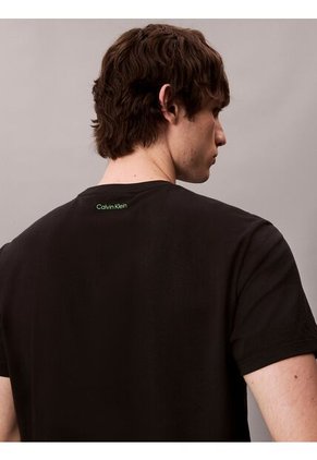 Camiseta Negra Con Estampado Gráfico All Calvin Klein