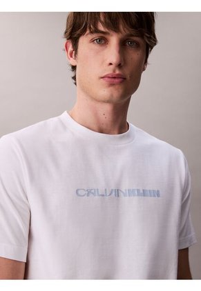 Camiseta Blanca Con Logo Gráfico Apilado Calvin Klein