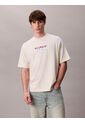 Camiseta Beige Con Gráfico De Logo En Bloque Calvin Klein de Calvin Klein