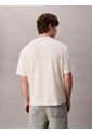Camiseta Beige Con Gráfico De Logo En Bloque Calvin Klein de Calvin Klein