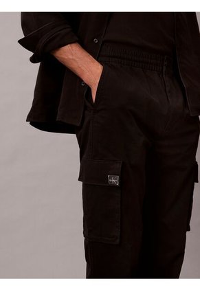 Pantalón Negro Cargo Skinny De Sarga Elástica Calvin Klein
