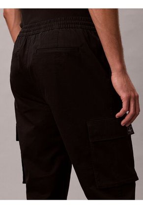 Pantalón Negro Cargo Skinny De Sarga Elástica Calvin Klein