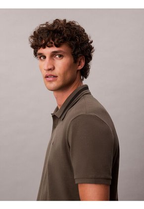 Polo Gris De Piqué Con Ribetes En Contraste Calvin Klein