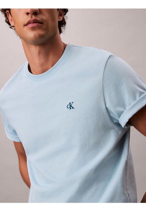 Camiseta Azul Cielo Regular De Manga Corta Con Monograma Bordado Calvin Klein