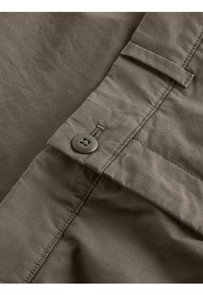 Pantalones Verde Chinos Tapered Calvin Klein