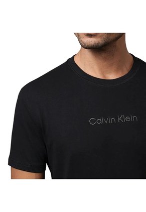 Camiseta Negra Básica Colorblock Con Logo Calvin Klein