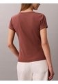 Camiseta Café Ajustada De Canalé Calvin Klein de Calvin Klein