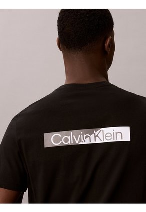 Camiseta Negra Con Logo Calvin Klein
