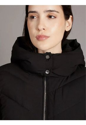 Chaqueta Negra Puffer Con Capota Calvin Klein