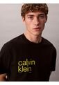 Camiseta Negra Con Logo Estampado En Alineado Derecho Calvin Klein de Calvin Klein