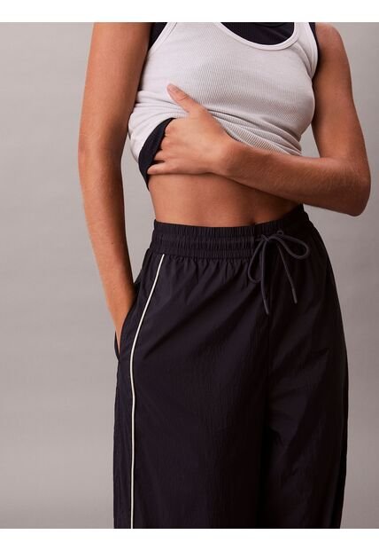 Jogger Azul Técnico Con Textura Arrugada Calvin Klein