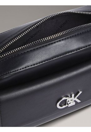 Bolso Negro Cruzado Relock Calvin Klein