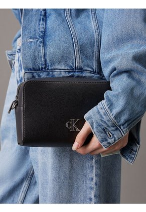 Bolso Negro Cruzado Camera Minimal Monogram Calvin Klein