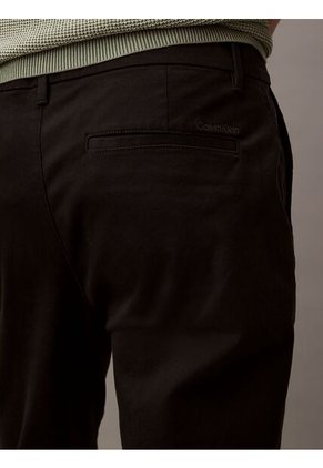 Pantalón Negro Chino Slim De Tejido Elástico Calvin Klein
