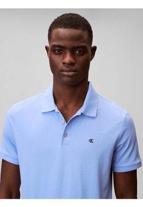Polo Celeste Clásico Con Monograma Bordado Calvin Klein