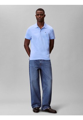 Polo Celeste Clásico Con Monograma Bordado Calvin Klein