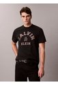 Camiseta Negra Con Gráfico De Logo Calvin Klein de Calvin Klein