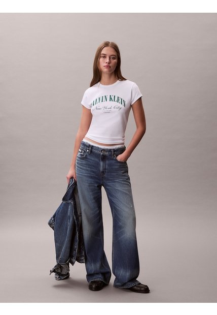 Camiseta Blanca Con Logo Gráfico Estampado Calvin Klein