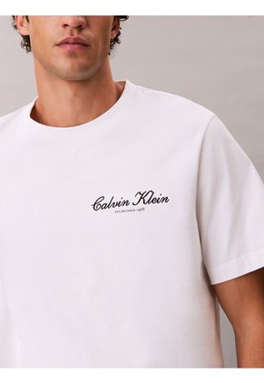 Camiseta Blanca Con Logo Gráfico Calvin Klein