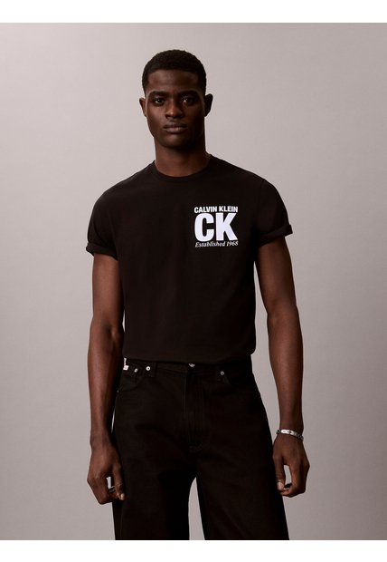 Camiseta Negra Con Gráfico De Logo Calvin Klein