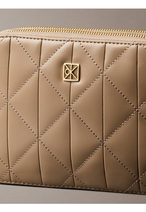 Bolso Beige De Cámara Acolchado Calvin Klein