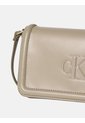 Bolso Beige Cruzado Con Logo Soft Touch Calvin Klein de Calvin Klein