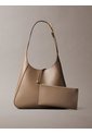 Bolso Beige Mediano Con Correa Ajustable Calvin Klein de Calvin Klein
