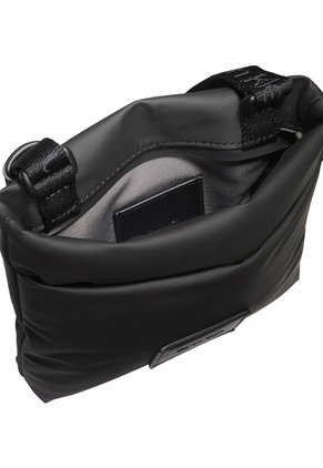 Bolso Negro Utilitario Plano Con Bolso Mini Extraíble Calvin Klein