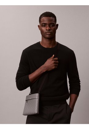 Bolso Gris Plano Con Estampado De Emblema Calvin Klein