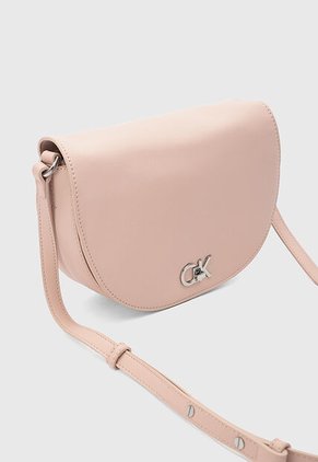 Bolso Manos Libres Calvin Klein Saddle Rosa Nude