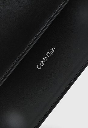 Bolso Calvin Klein Linn Negro