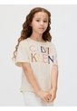 Camiseta Blanca Para Niña De Manga Corta Con Logo Bordado Multicolor Calvin Klein de Calvin Klein