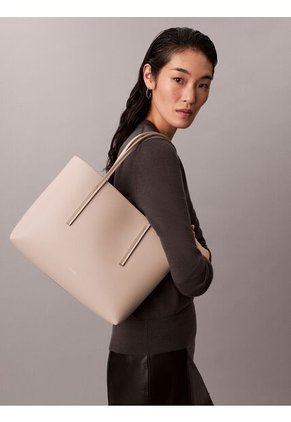 Bolso Beige Tote Pequeño Con Logo En Lámina Metálica Calvin Klein